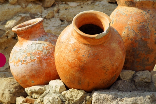 Wine news italy and the sensation of Amphora Exhibition and historic relevance to new processing grapes 
